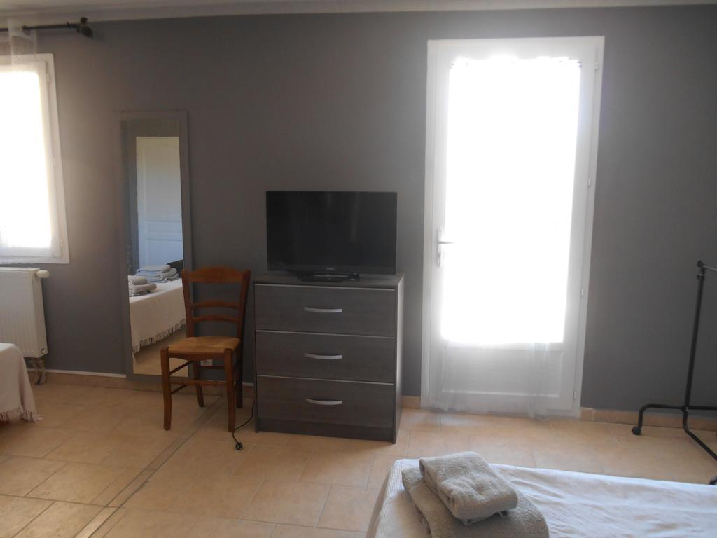 Chambres D'Hotes Les Maisses Mison Room photo
